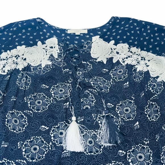 LOFT Crochet Lace Appliqué Blouse Women’s XL – Boho Floral Tassel Top - Picture 4 of 8